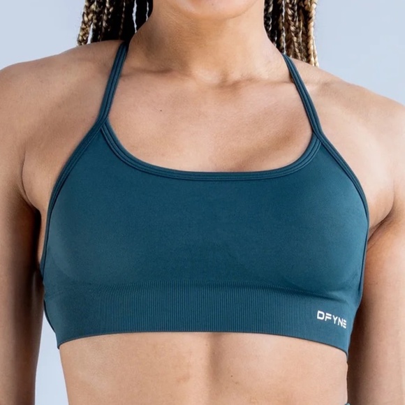 DFYNE Women's Green Sports Bra Dynamic Backless Sports Bra - Picture 1 of 5